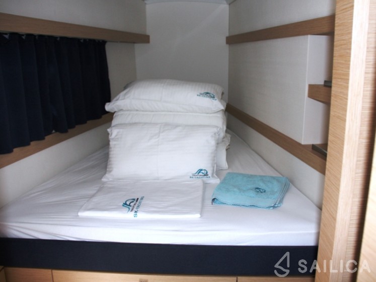 Lucia 40 - Yacht Charter Sailica