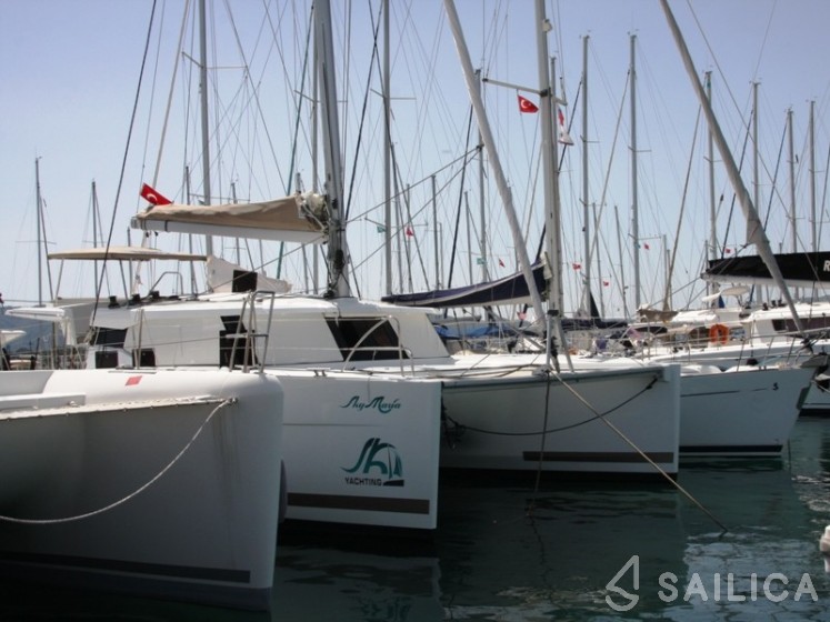 Lucia 40 - Yacht Charter Sailica