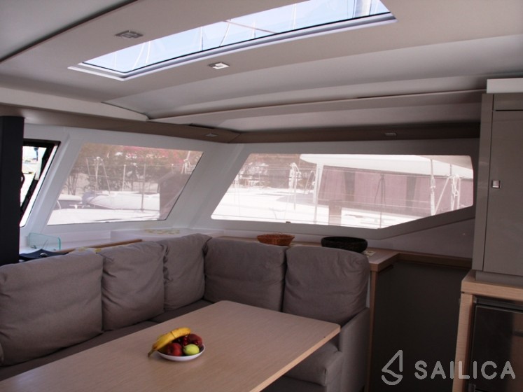 Lucia 40 - Yacht Charter Sailica