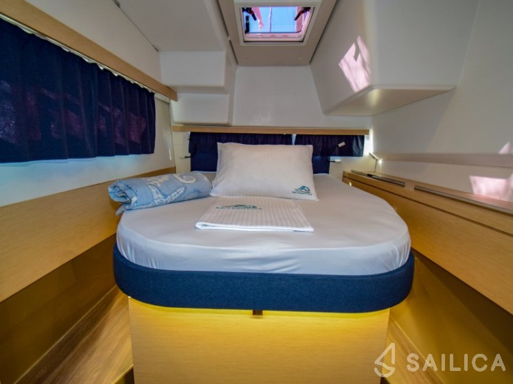 Lucia 40 - Yacht Charter Sailica
