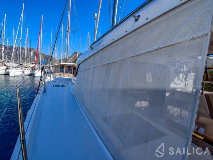 Lucia 40 - Yacht Charter Sailica