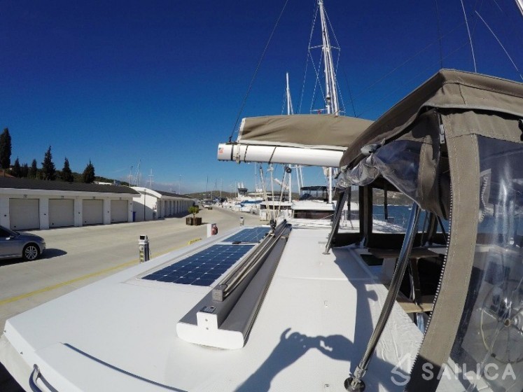 Lucia 40 - Yacht Charter Sailica