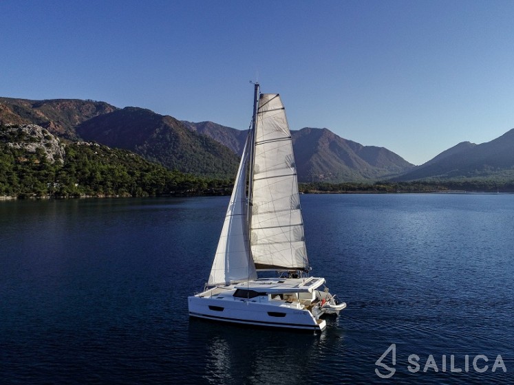 Lucia 40 - Yacht Charter Sailica