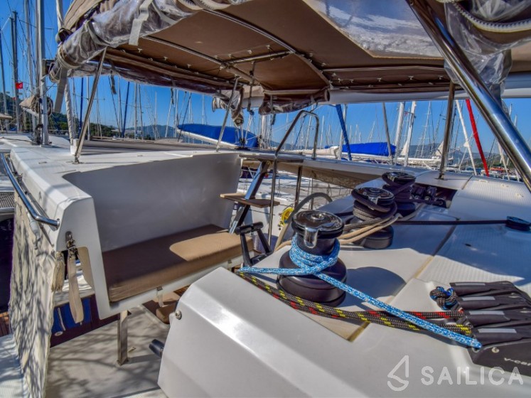 Lucia 40 - Yacht Charter Sailica