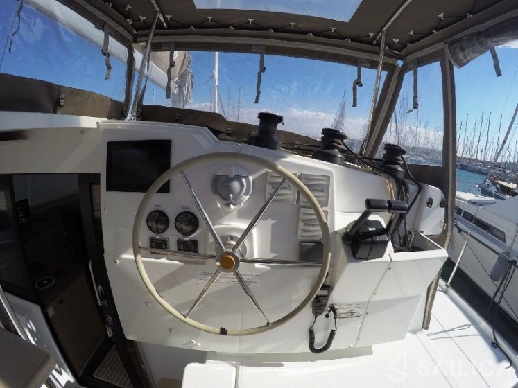 Lucia 40 - Yacht Charter Sailica
