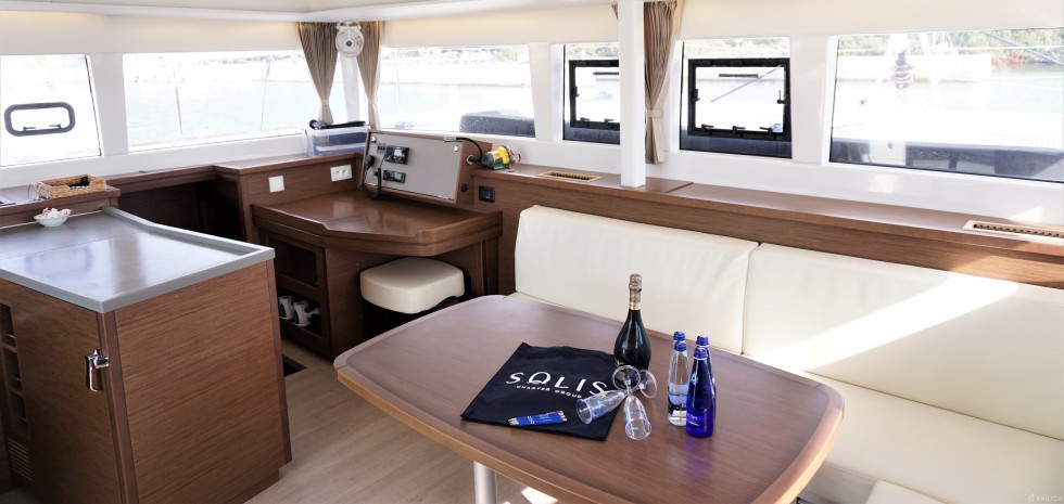 Lagoon 450 S - 4 + 2 cab. - Yacht Charter Sailica