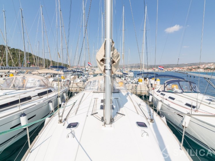Dufour 445 Grand Large - Yacht Charter Sailica