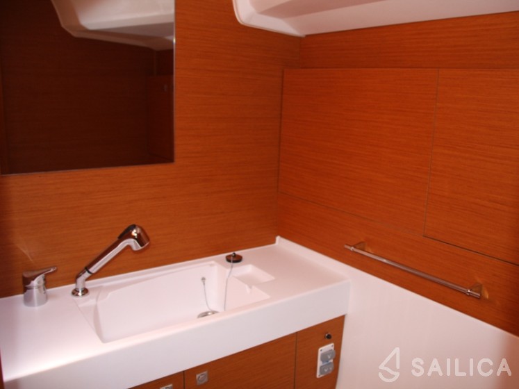 Sun Odyssey 479 - Yacht Charter Sailica