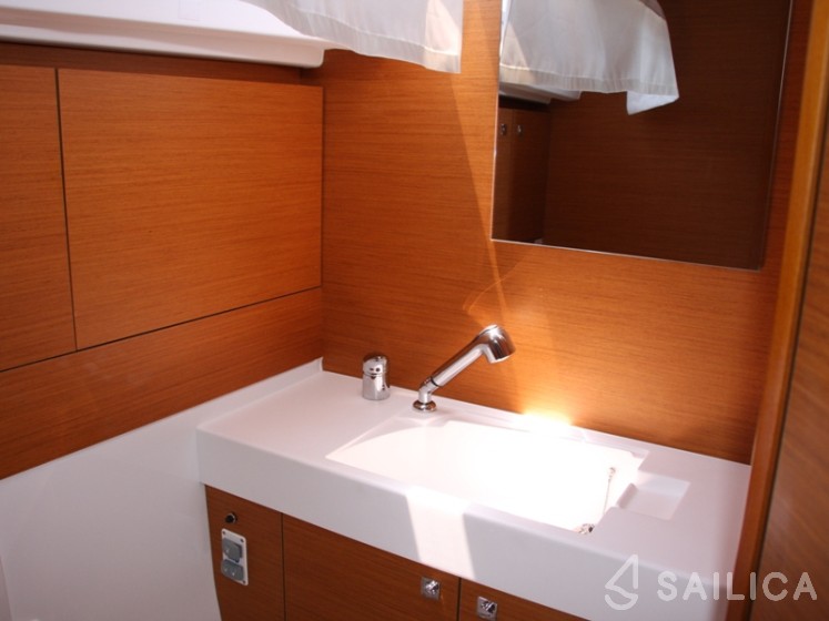 Sun Odyssey 479 - Yacht Charter Sailica