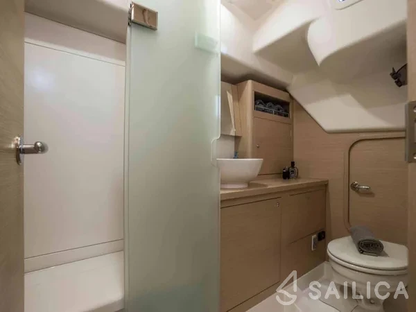 X 4-3 - Yacht Charter Sailica