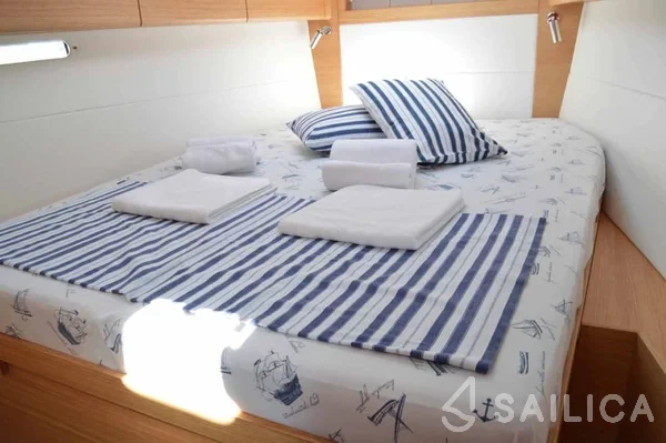 X 4-3 - Yacht Charter Sailica