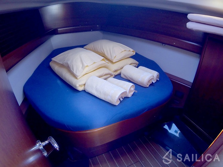 Grand Soleil 37 - Yacht Charter Sailica