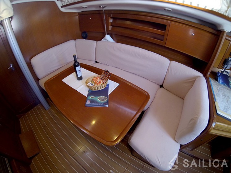 Grand Soleil 37 - Yacht Charter Sailica