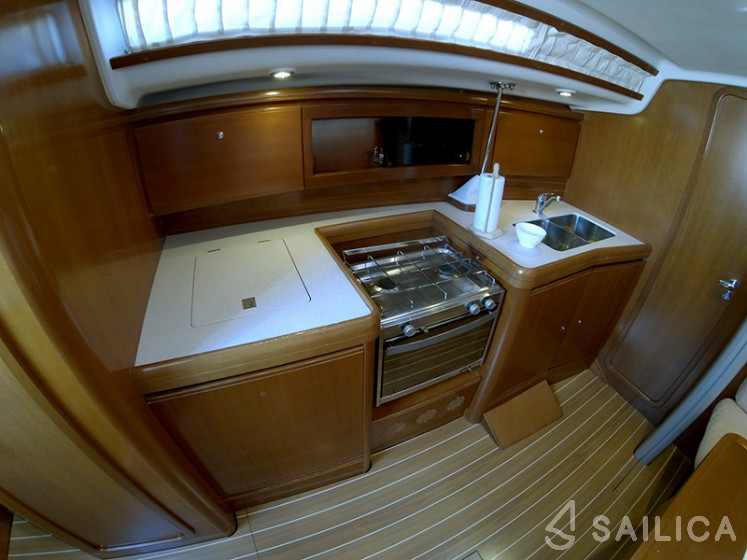 Grand Soleil 37 - Yacht Charter Sailica