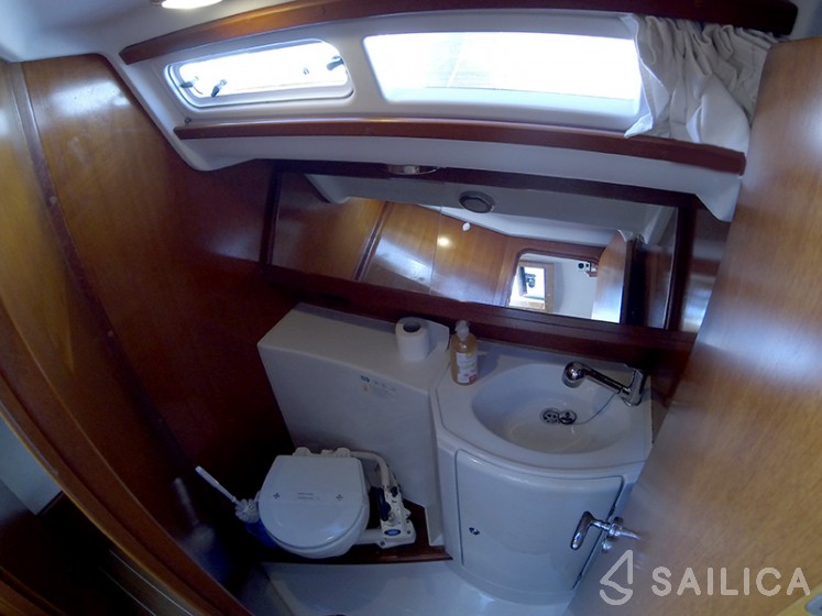Grand Soleil 37 - Yacht Charter Sailica