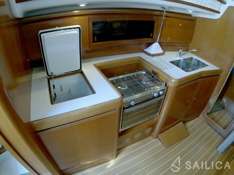Grand Soleil 37 - Yacht Charter Sailica