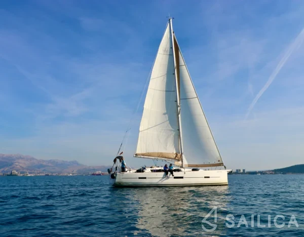 Dufour 460 GL - Yacht Charter Sailica
