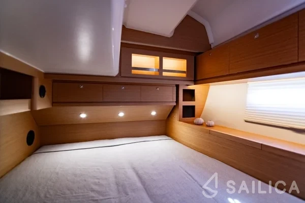 Dufour 520 GL - Yacht Charter Sailica