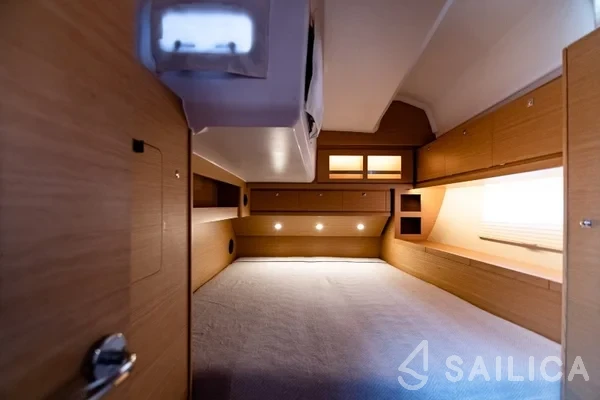 Dufour 520 GL - Yacht Charter Sailica