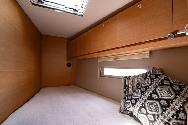 Dufour 520 GL - Yacht Charter Sailica