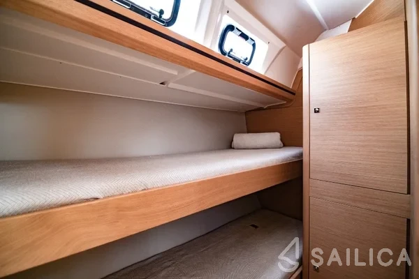 Dufour 520 GL - Yacht Charter Sailica
