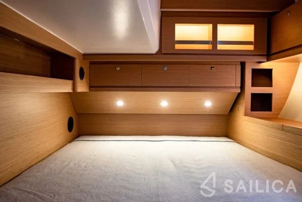Dufour 520 GL - Yacht Charter Sailica