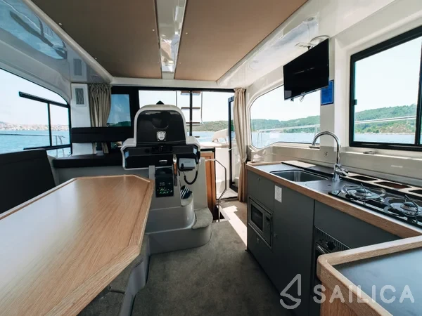 Bavaria E40 Fly - Yacht Charter Sailica