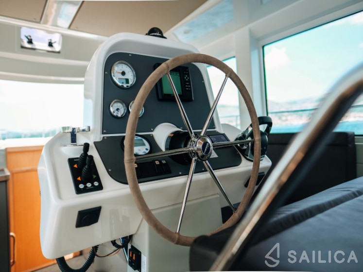 Bavaria E40 Fly - Yacht Charter Sailica