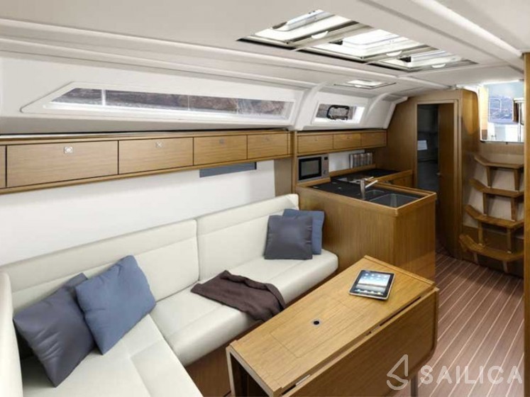 Bavaria 37 Cruiser - Yacht Charter Sailica