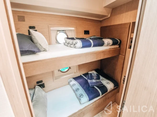 Monte Carlo 5 - Yacht Charter Sailica
