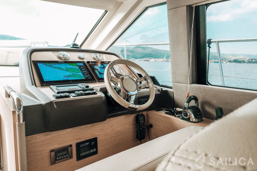 Monte Carlo 5 - Yacht Charter Sailica