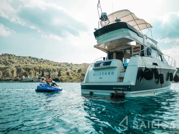 Monte Carlo 5 - Yacht Charter Sailica