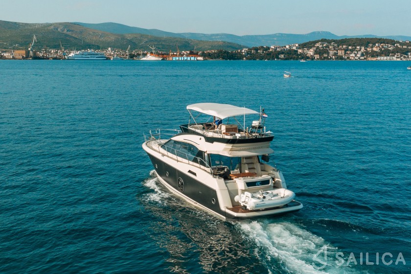 Monte Carlo 5 - Yacht Charter Sailica