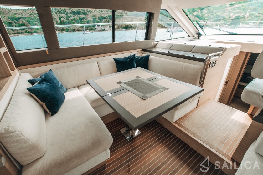 Monte Carlo 5 - Yacht Charter Sailica