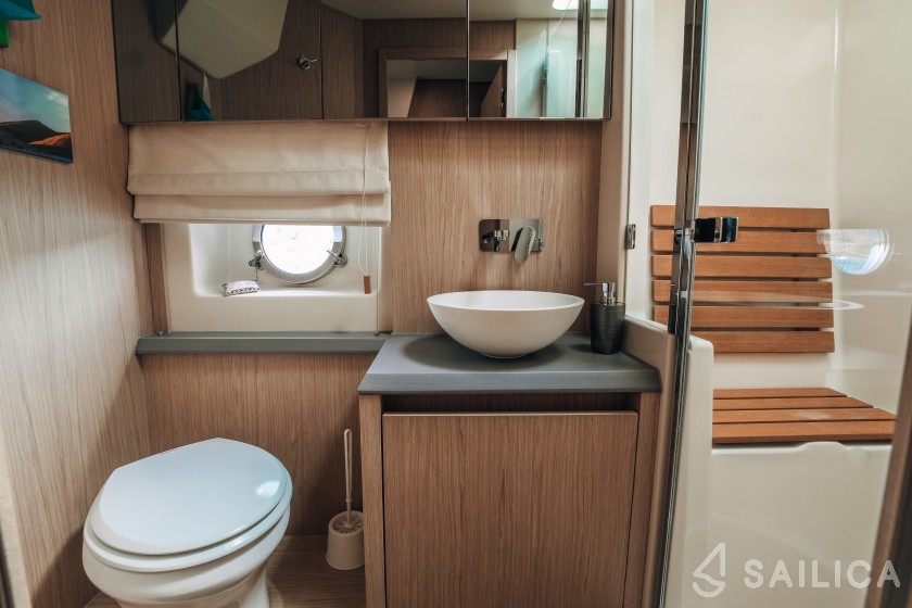 Monte Carlo 5 - Yacht Charter Sailica