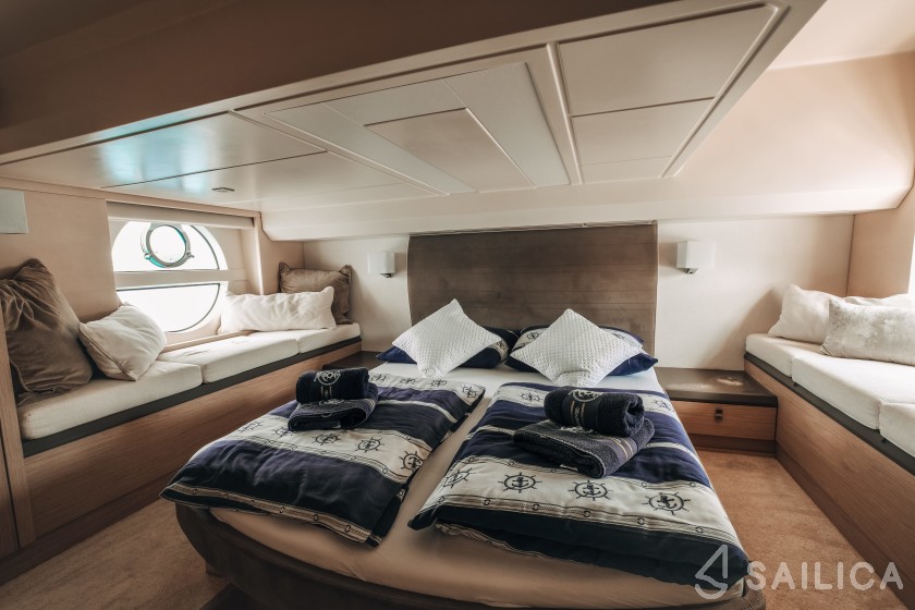 Monte Carlo 5 - Yacht Charter Sailica
