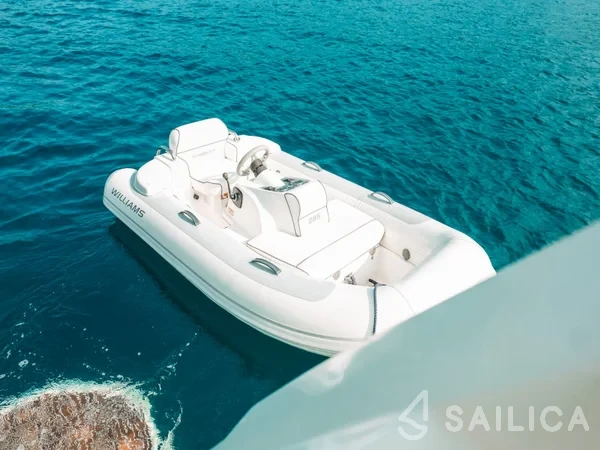 Monte Carlo 5 - Yacht Charter Sailica
