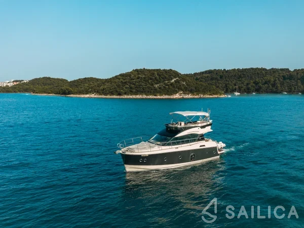 Monte Carlo 5 - Yacht Charter Sailica