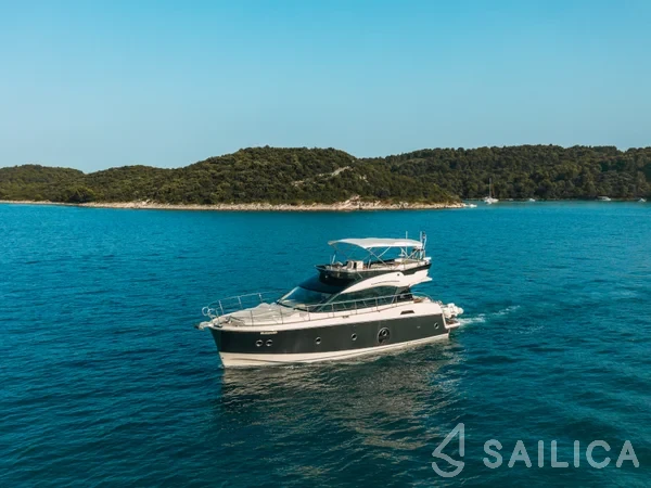Monte Carlo 5 - Yacht Charter Sailica