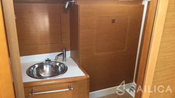 Sun Odyssey 439 - Yacht Charter Sailica