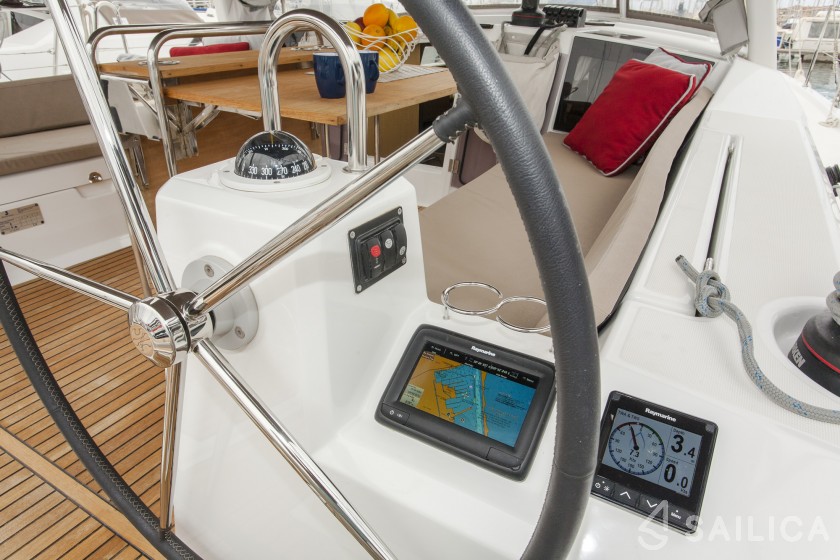 Oceanis 41.1 - Yacht Charter Sailica