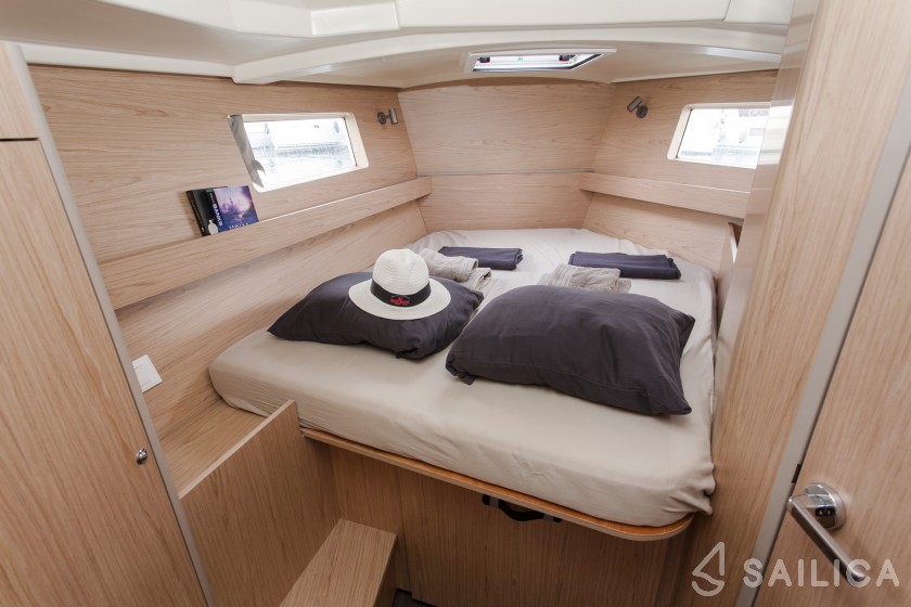 Oceanis 41.1 - Yacht Charter Sailica