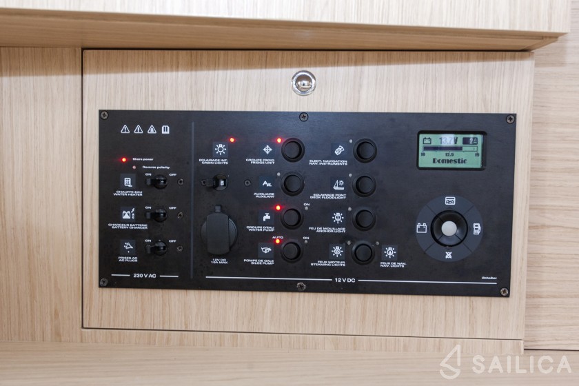 Oceanis 41.1 - Yacht Charter Sailica