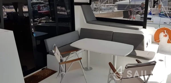 Lagoon 42 - Yacht Charter Sailica