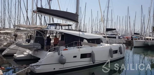 Lagoon 42 - Yacht Charter Sailica