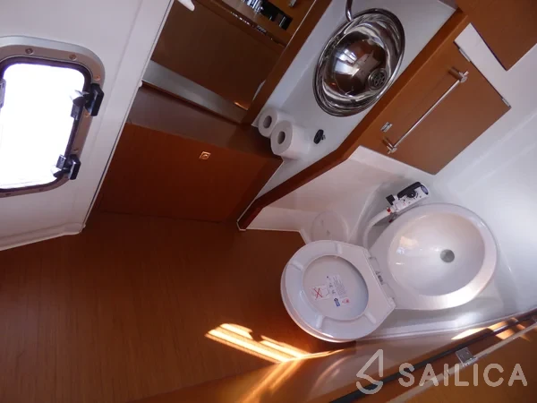 Sun Odyssey 389 - Yacht Charter Sailica