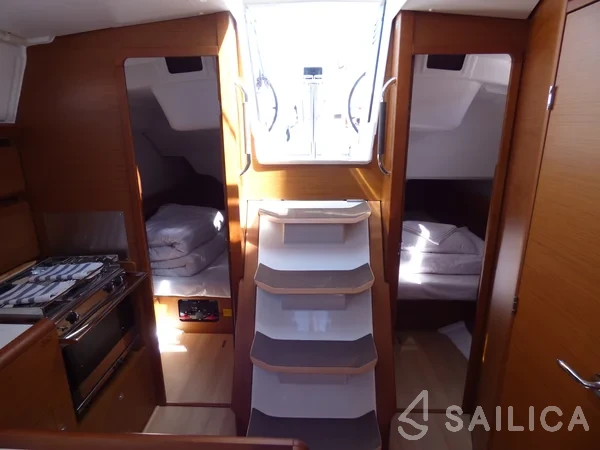 Sun Odyssey 389 - Yacht Charter Sailica