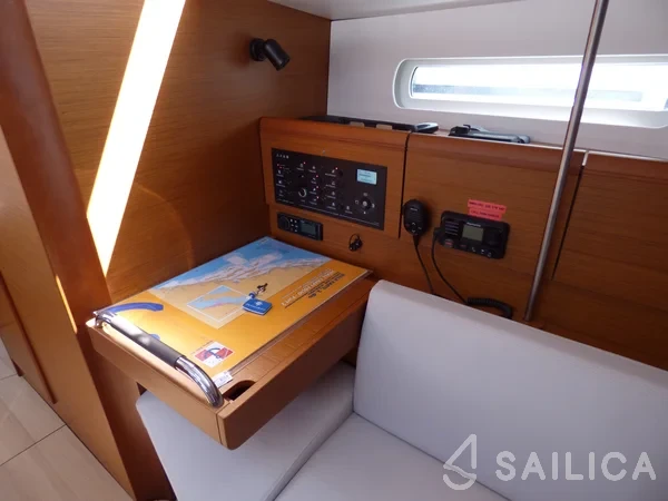 Sun Odyssey 389 - Yacht Charter Sailica