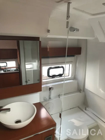 Leader 36 - Yacht Charter Sailica