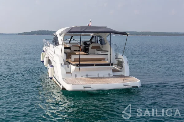 Leader 36 - Yacht Charter Sailica